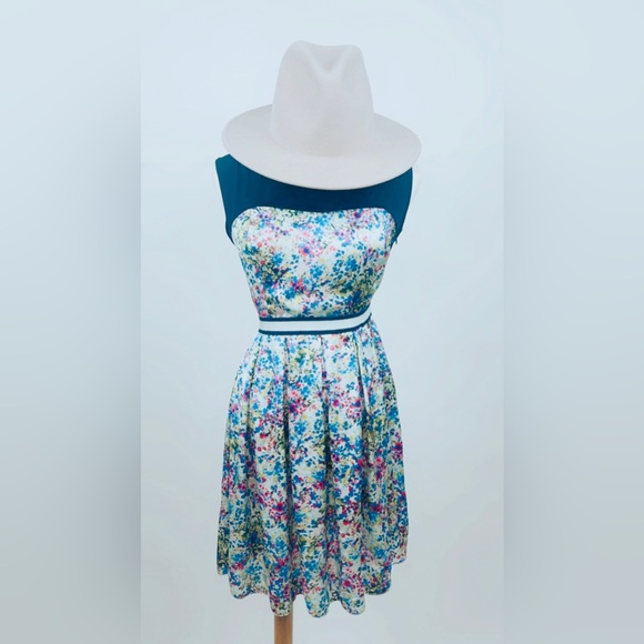 GUESS FLORAL DRESS - Picture 1 of 3